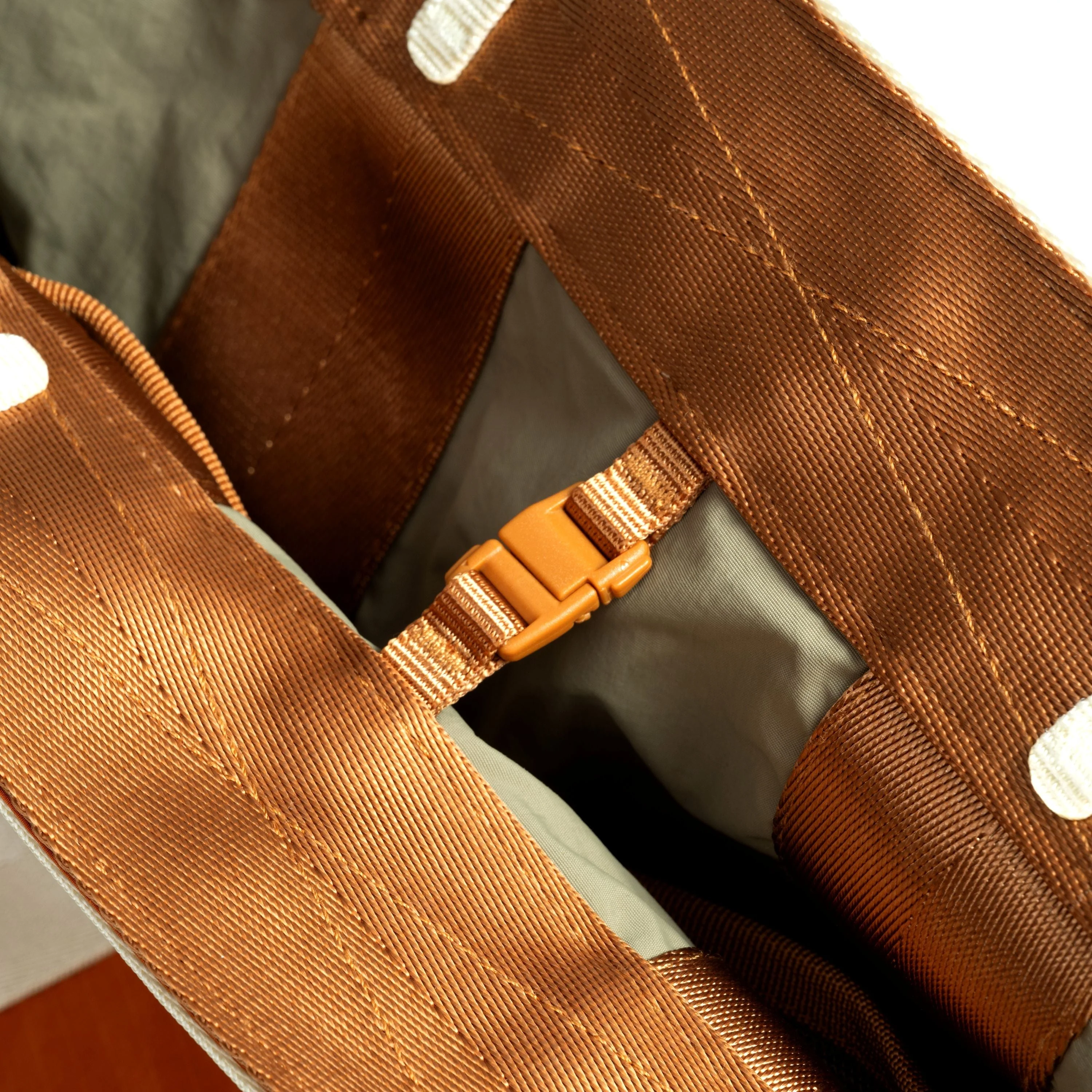 Summit Tote Wide Small - Image 3