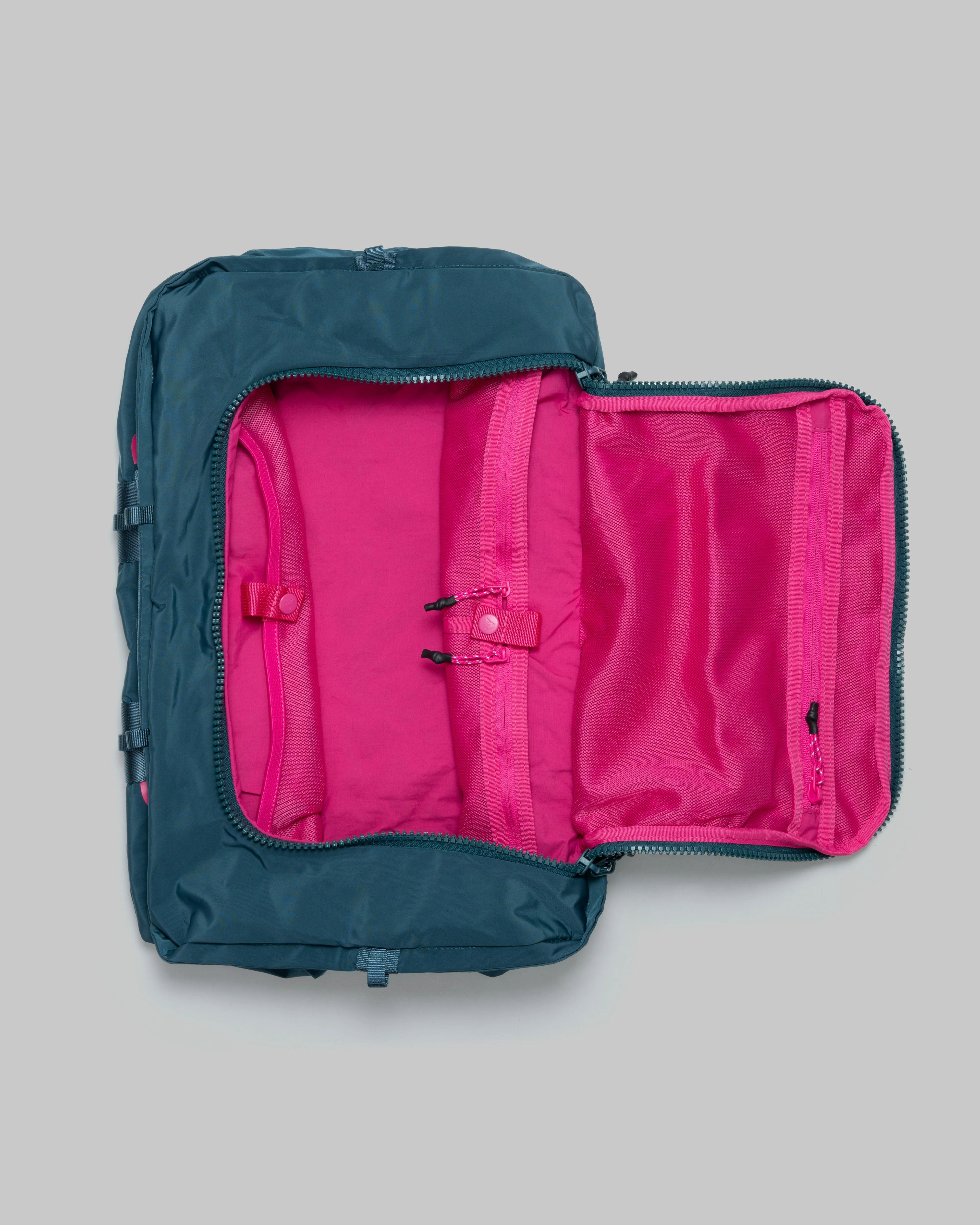 Summit Duffle Medium - Image 17